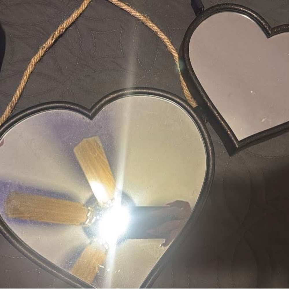 Heart-Shaped Black Wall Mirror Set